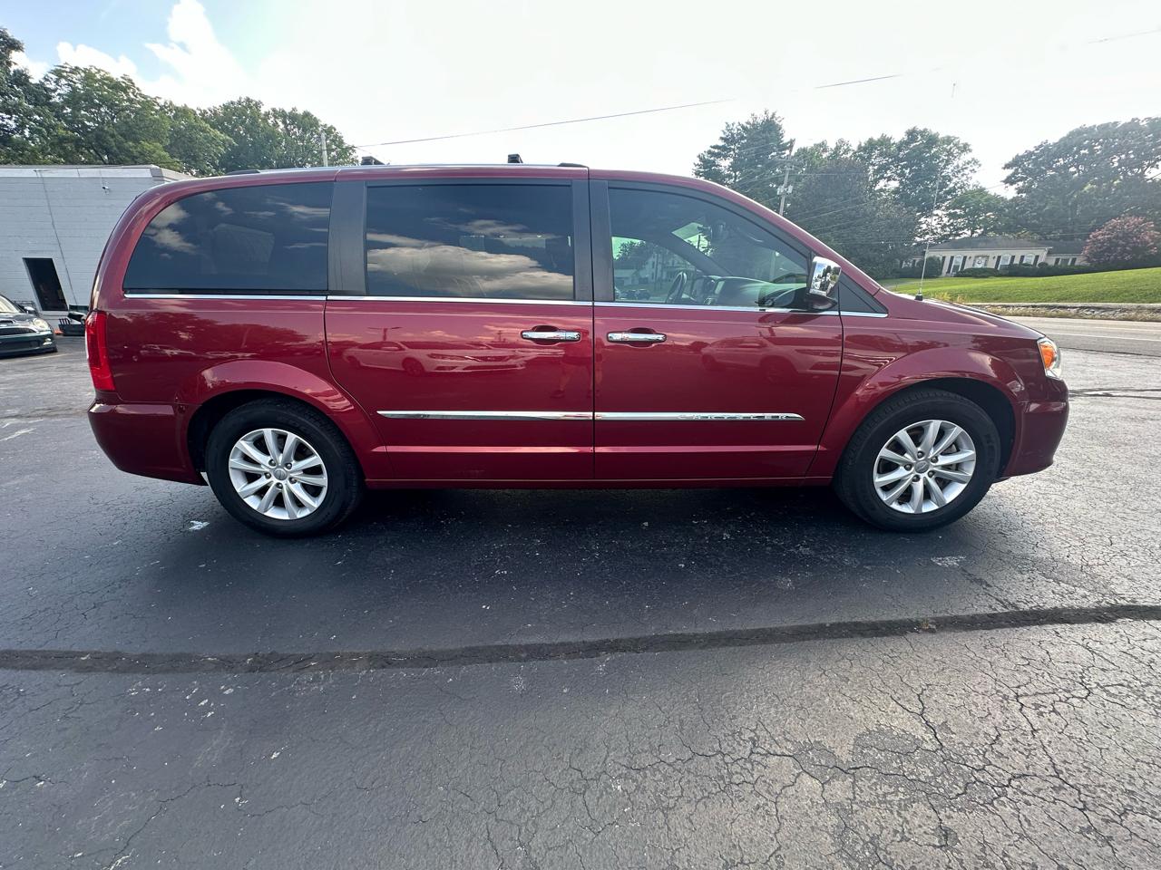 chrysler town & country 2016 2C4RC1GG3GR194112 image chrysler town & country 2016 2C4RC1GG3GR194112 image